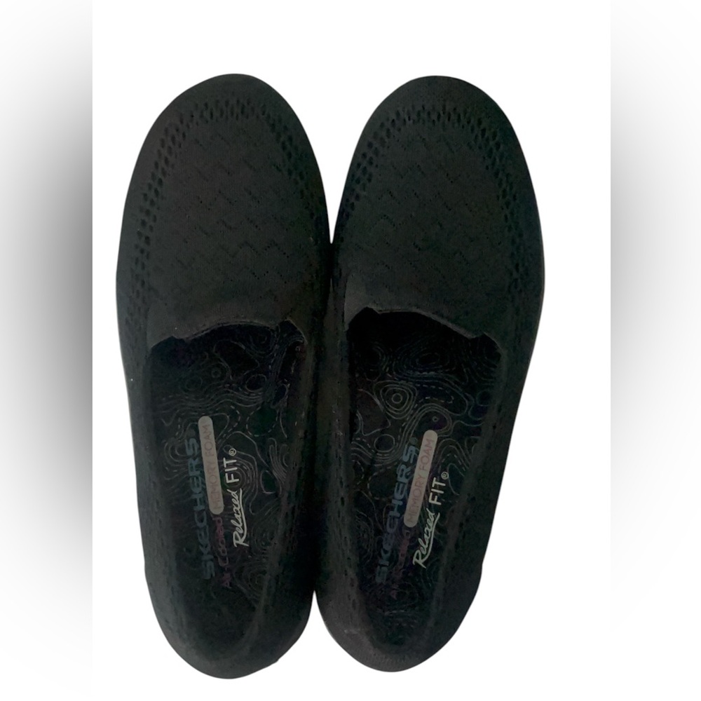 sketchers air cooled memory foam relaxed fit size 6
